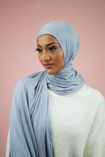 Load image into Gallery viewer, The Instant Looped Light Grey Jersey by Suriah Scarves