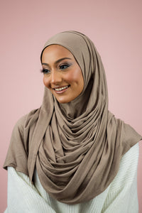 The Instant Looped Mocha Jersey by Suriah Scarves