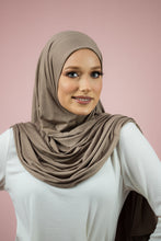 Load image into Gallery viewer, The Instant Looped Mocha Jersey by Suriah Scarves
